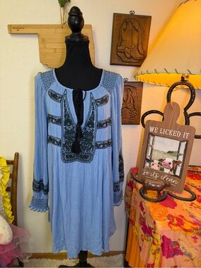 Free People MED Tunic Top Blue Wind Willow Embroidered Boho Tassels Hippie Flowy